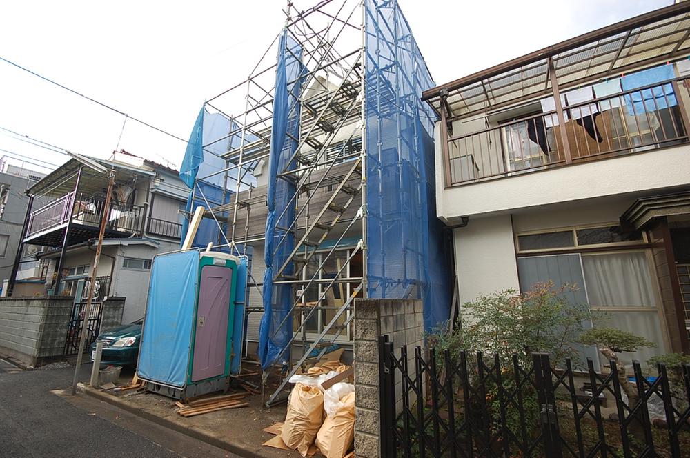 Local appearance photo. Local (12 May 2013) Shooting