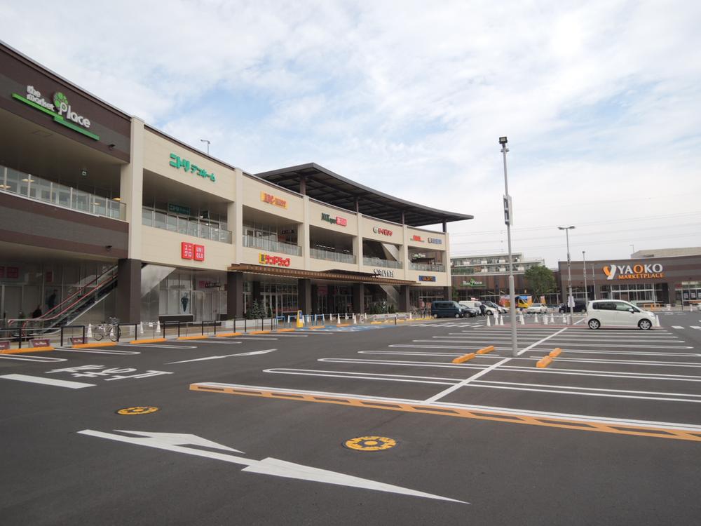 Shopping centre. The ・ 1165m to the Market Place