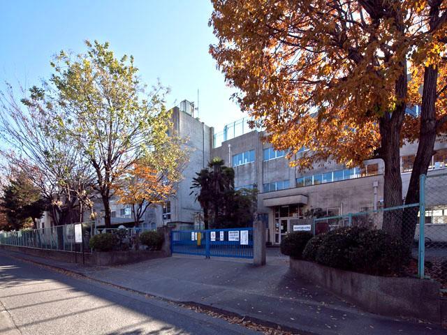 Primary school. Higashiyamato Municipal eighth to elementary school 815m