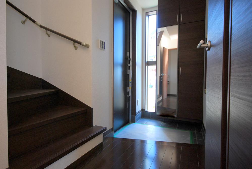 Entrance. Local (11 May 2013) Shooting