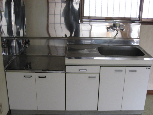 Kitchen. Not ac- cumulate even smell in the window with the kitchen!