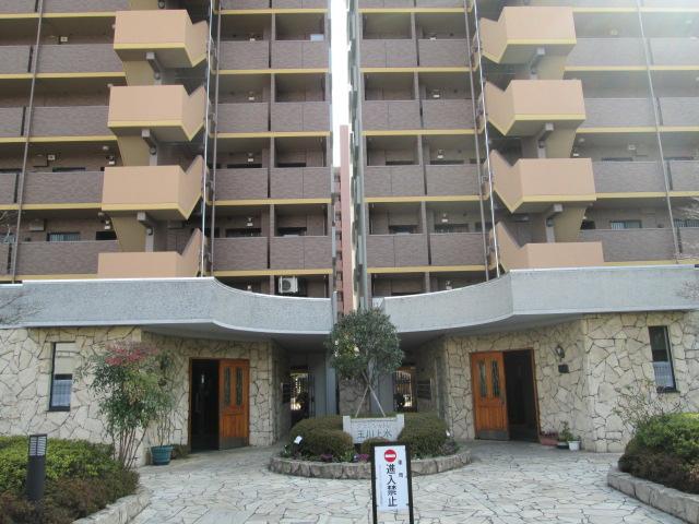 Local appearance photo. Local (11 May 2013) Shooting