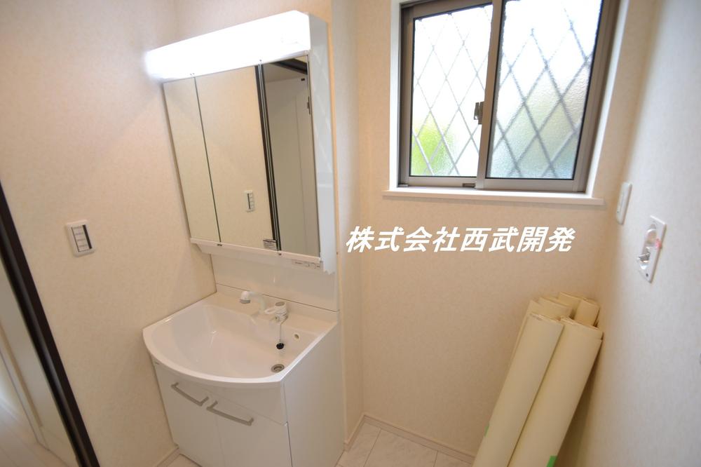 Same specifications photos (Other introspection). Same specifications vanity