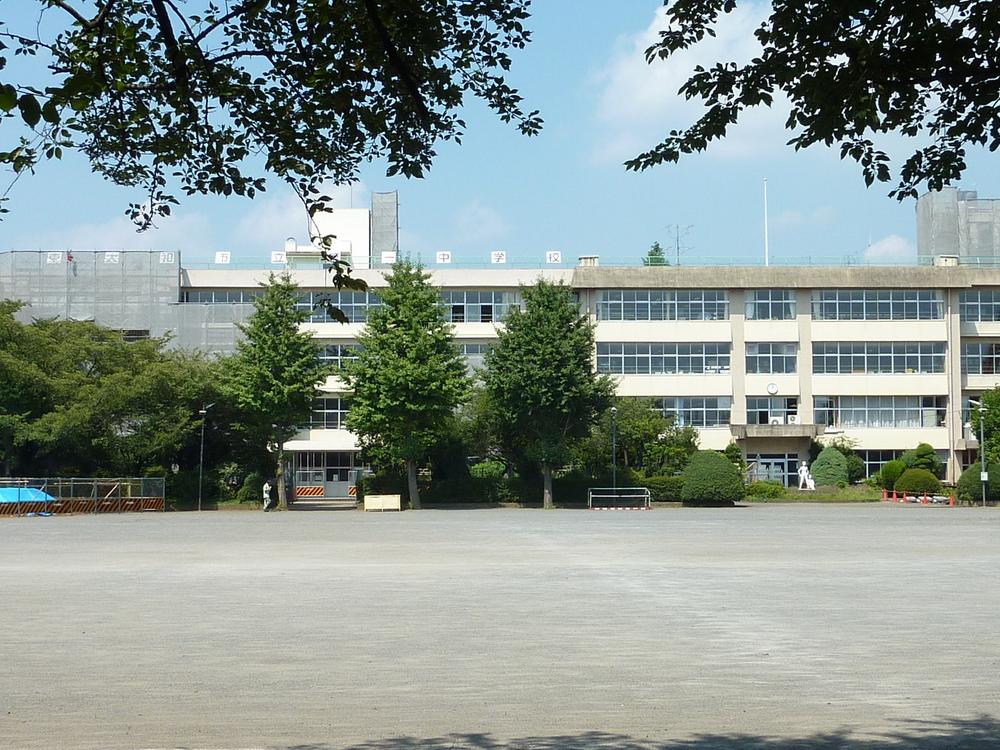 Junior high school. Higashiyamato 1370m to stand first junior high school