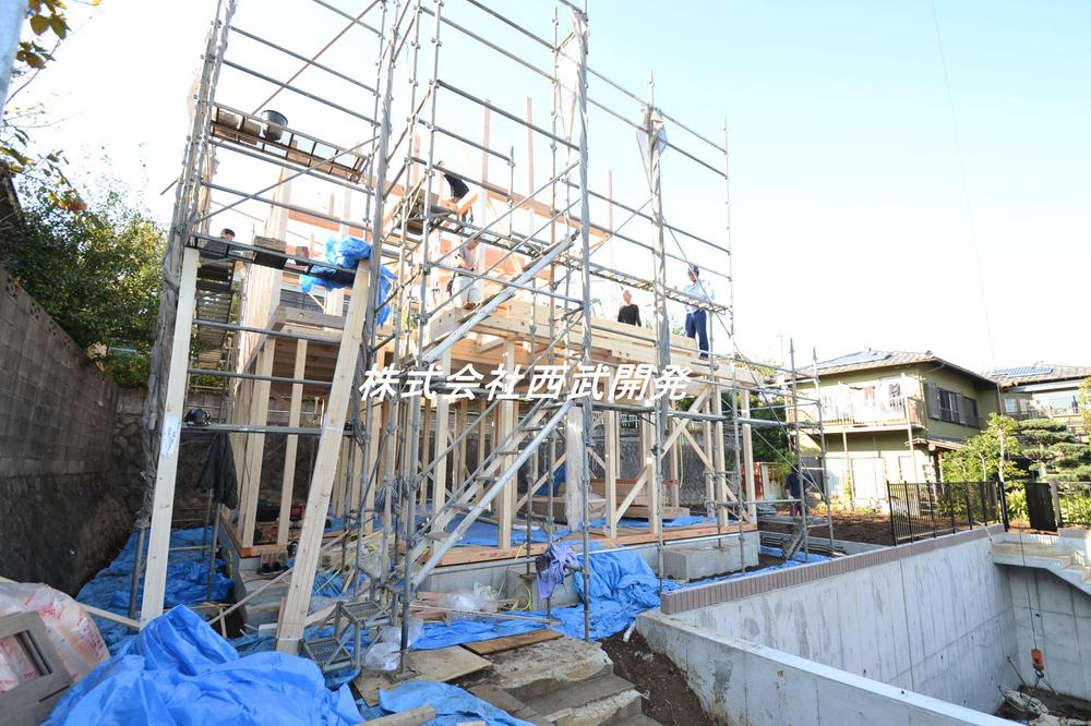 Local appearance photo. Local (10 May 2013) Shooting