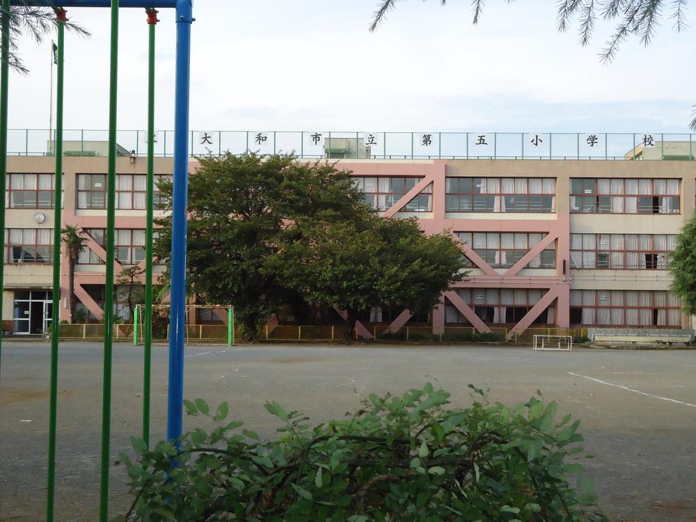 Primary school. Higashiyamato 600m stand up to the fifth elementary school