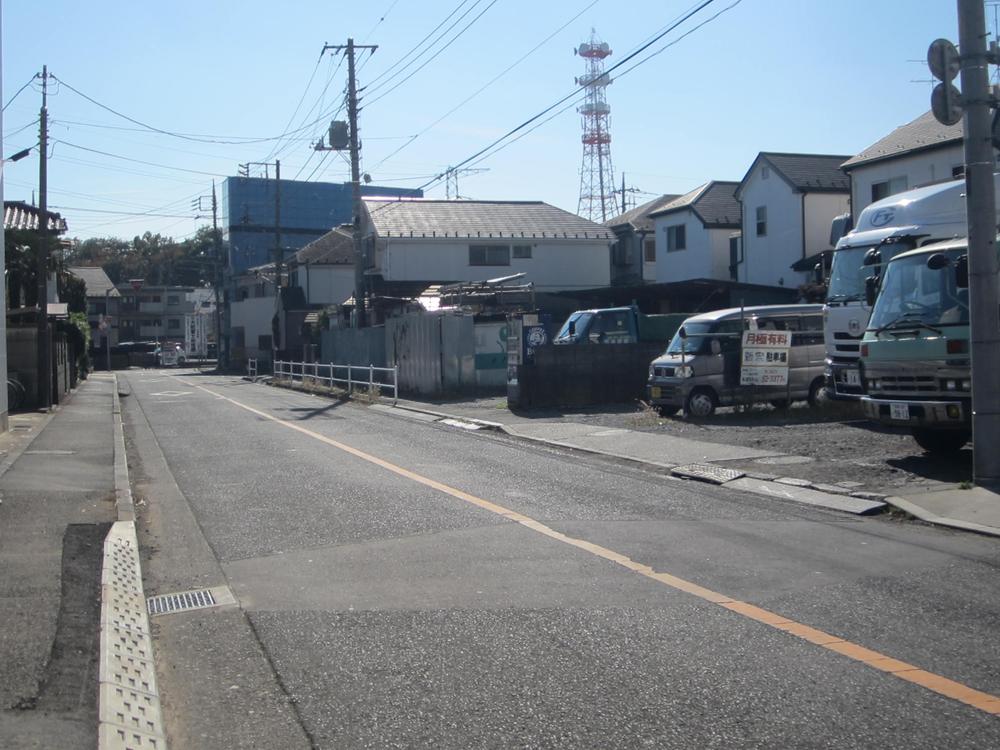 Local photos, including front road. Local (11 May 2013) Shooting