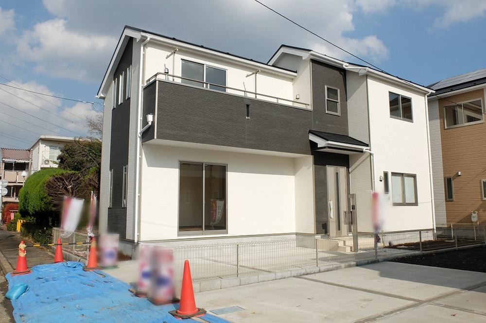 Local appearance photo. Sharp appearance