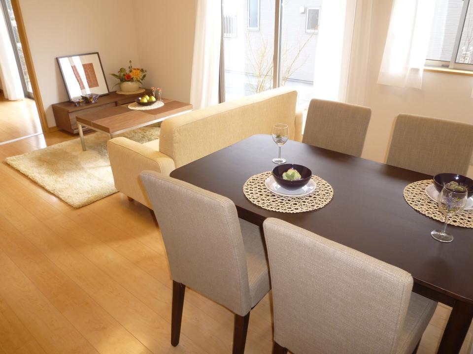 Same specifications photos (living). Same specifications