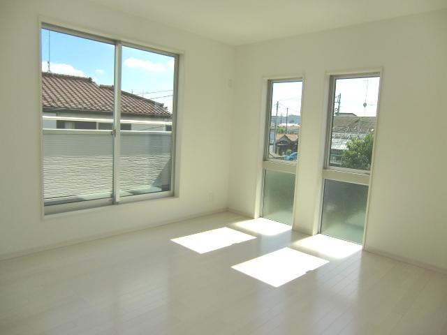 Same specifications photos (Other introspection). Western-style (same specifications)