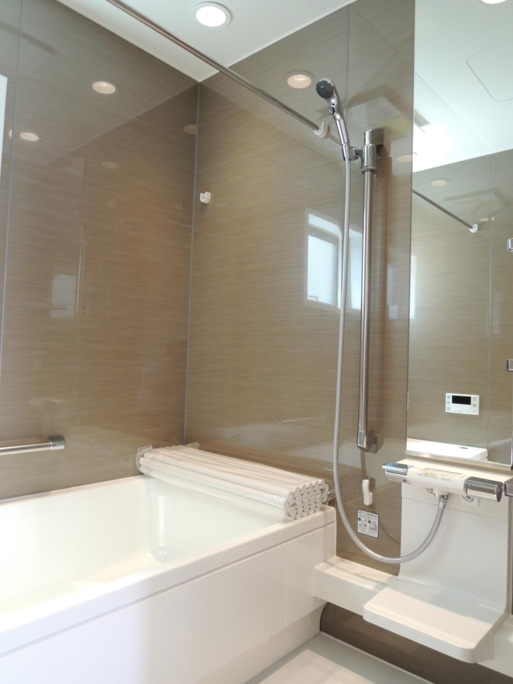 Same specifications photo (bathroom). With bathroom ventilation dryer (same specifications)