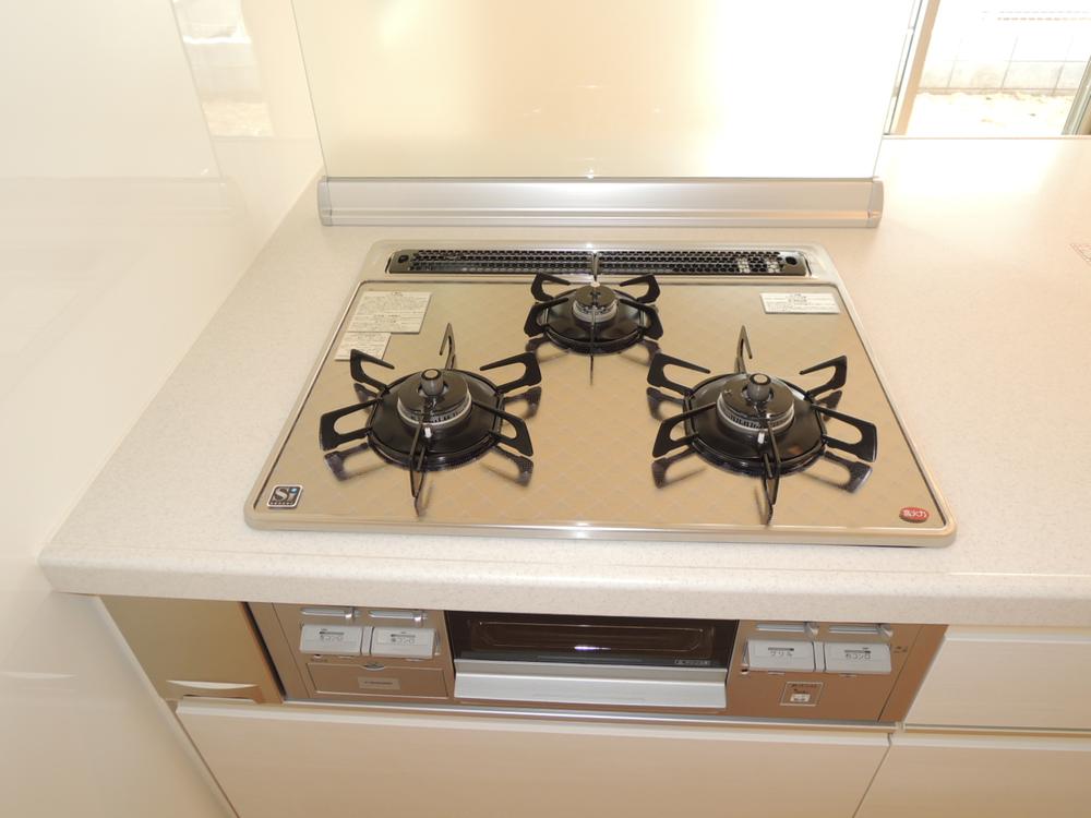 Same specifications photo (kitchen). Cleaning is easy gas stove (same specifications)