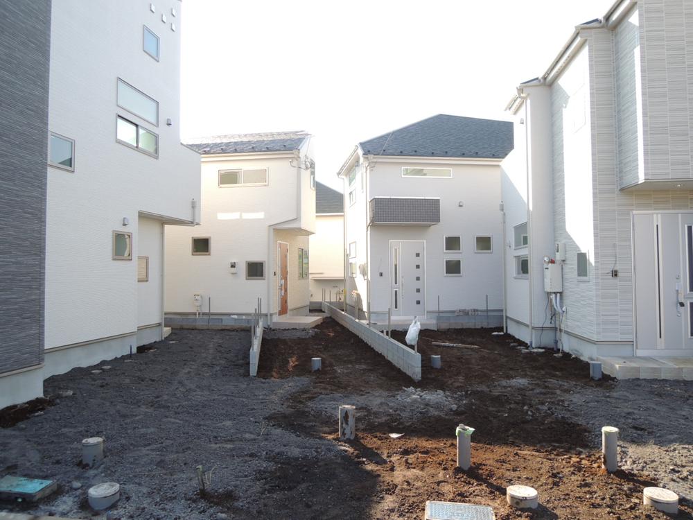 Local appearance photo. Local (11 May 2013) Shooting