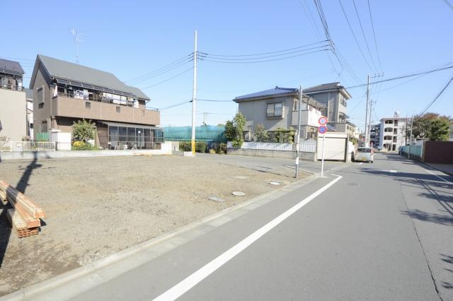 Local photos, including front road. Local, including front road