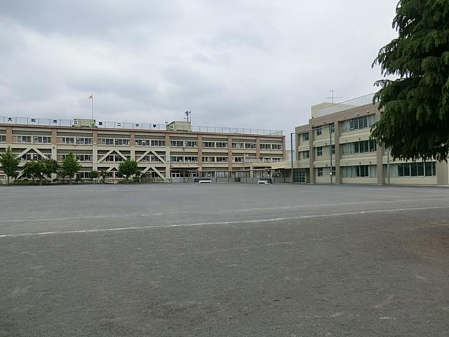 Primary school. Higashiyamato stand up to the second elementary school 185m