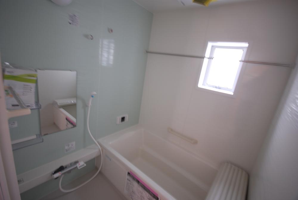 Same specifications photo (bathroom). Seller construction cases