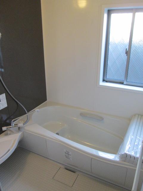 Same specifications photo (bathroom)