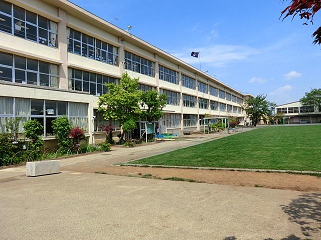 Primary school. Higashiyamato Municipal fourth to elementary school 493m