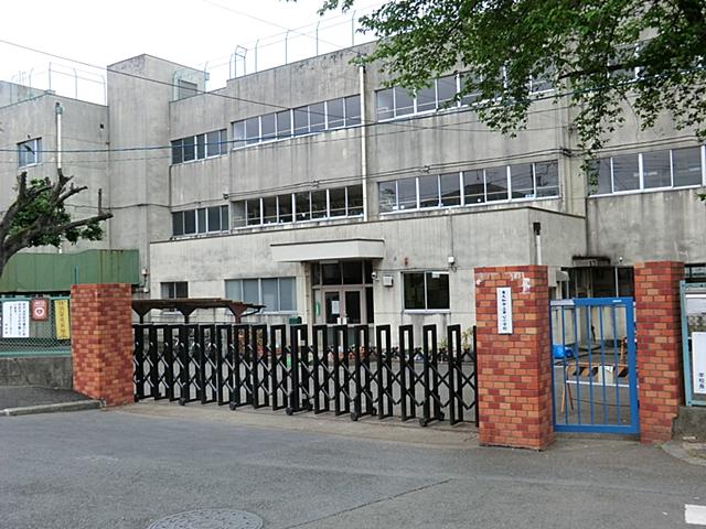 Primary school. Higashiyamato Municipal seventh to elementary school 720m