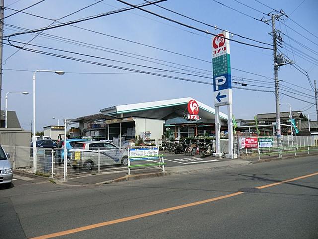 Home center. Komeri Co., Ltd. hard & Green Musashimurayama 2253m to the center shop