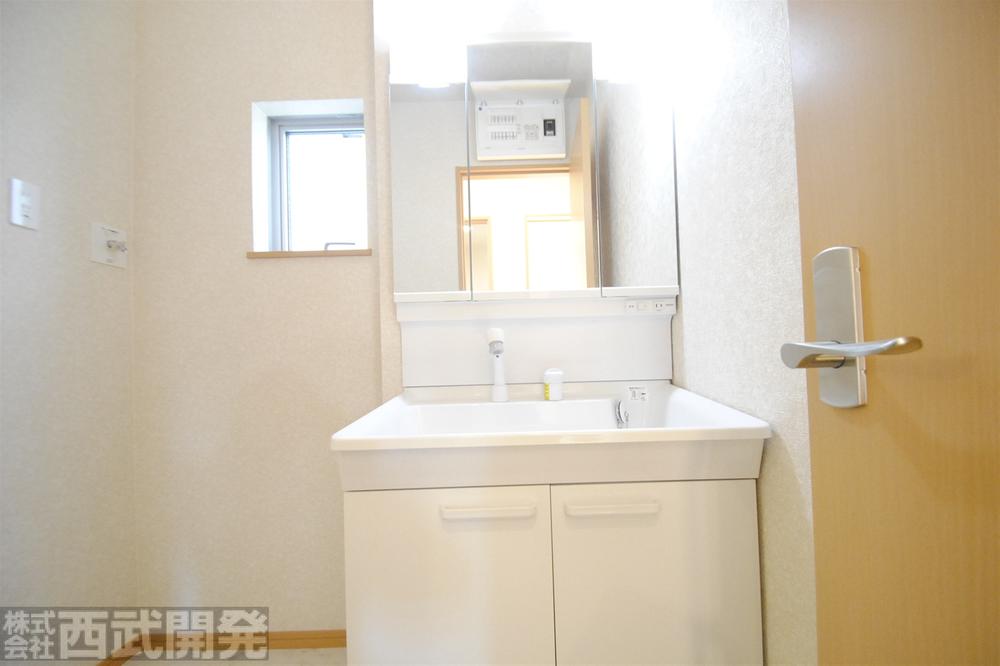 Other Equipment. 5 Building 750 size shampoo dresser Laundry Area