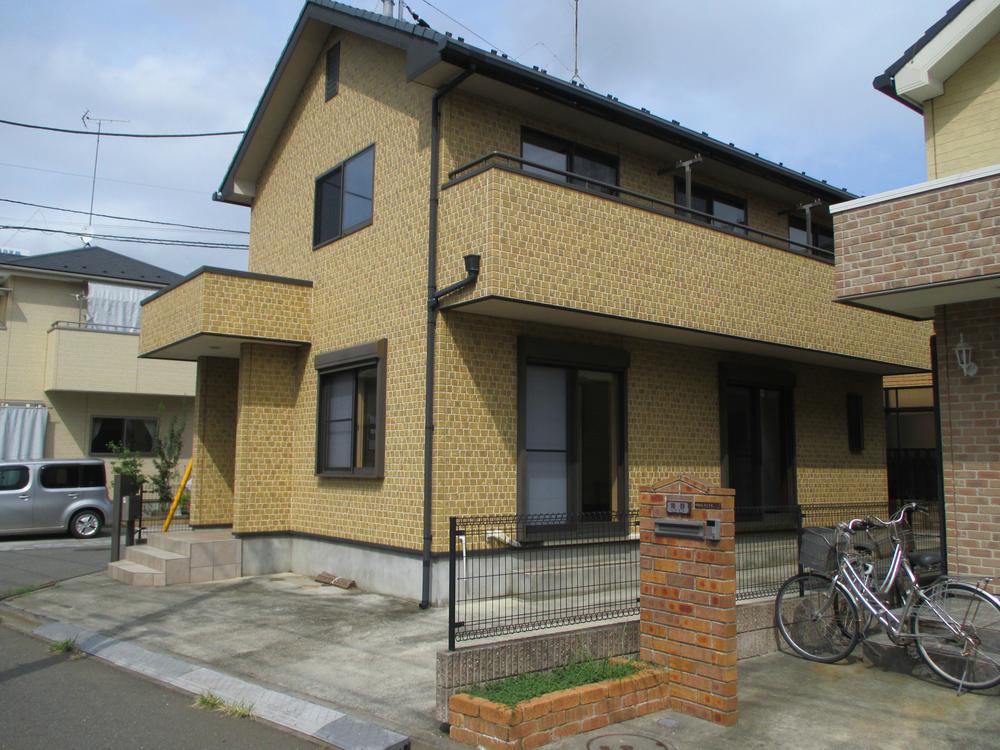 Local appearance photo. Local (September 2013) shooting outer wall is also very beautiful!  ◆ Co., the housing market ◆