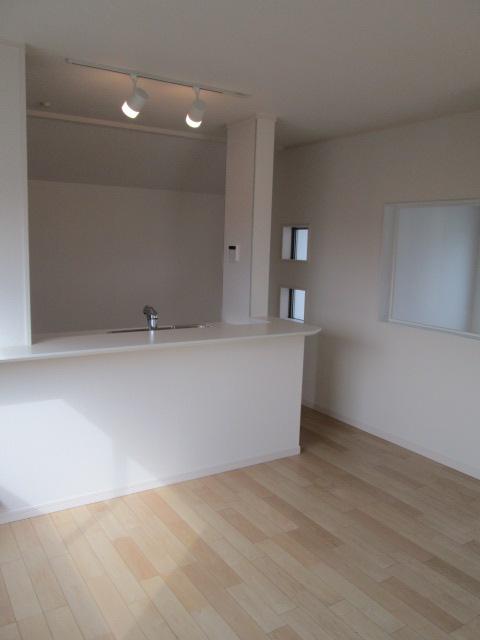 Living. Seller enforcement example