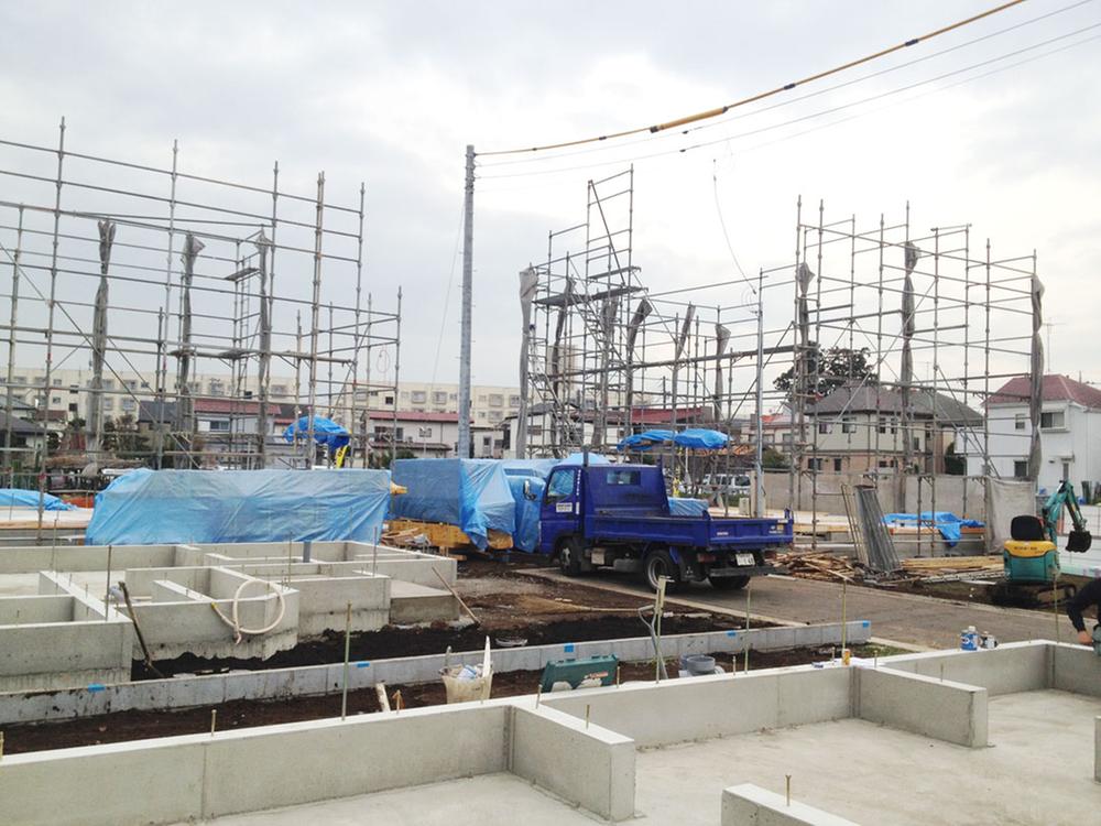 Local appearance photo. Local (11 May 2013) Shooting