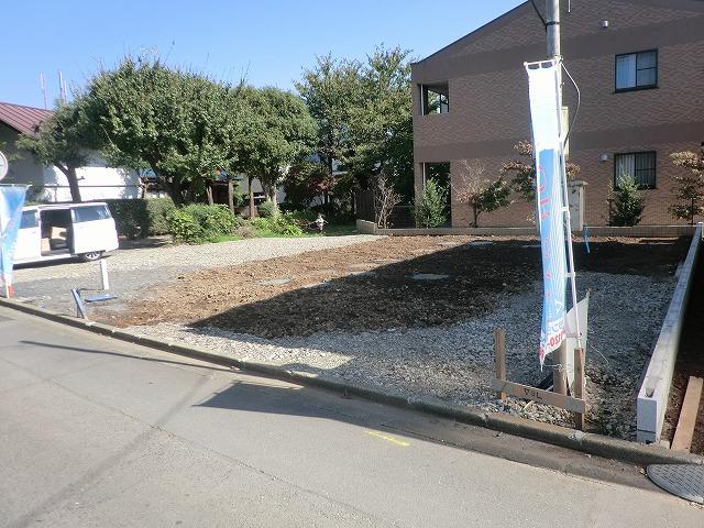 Local photos, including front road. Local (October 28, 2013) Shooting