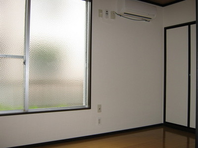 Living and room. Bright living room!