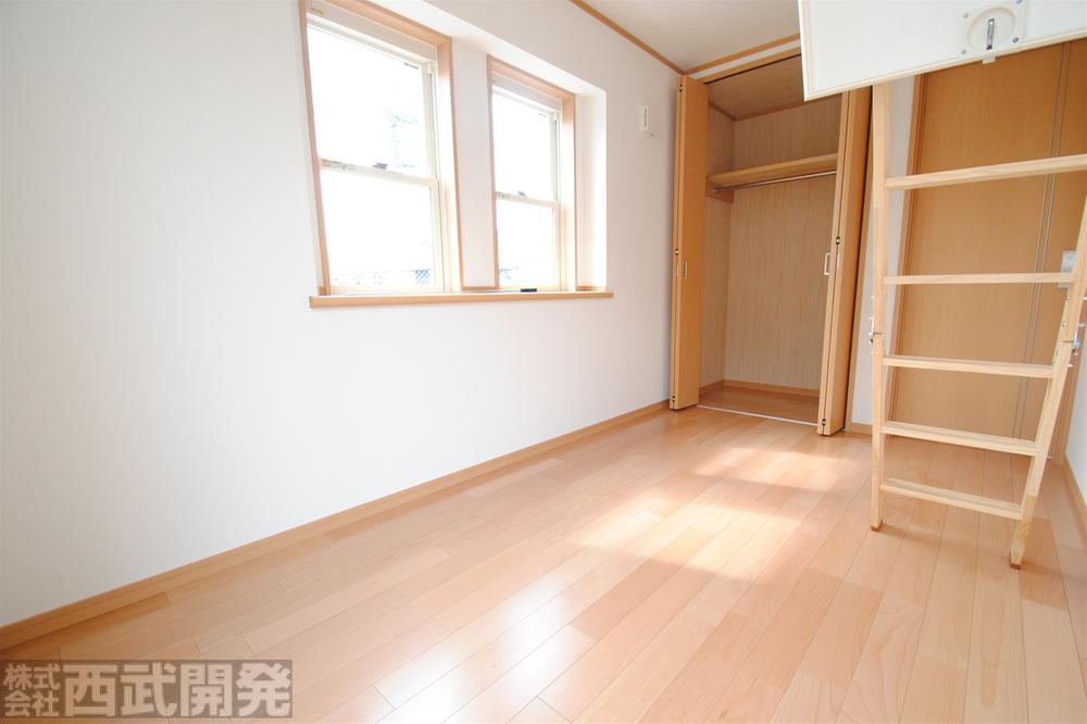 Non-living room. Western-style 5 Pledge