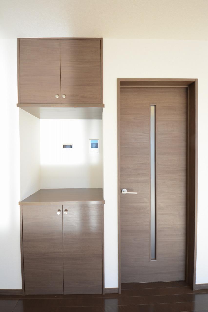 Living. Living storage