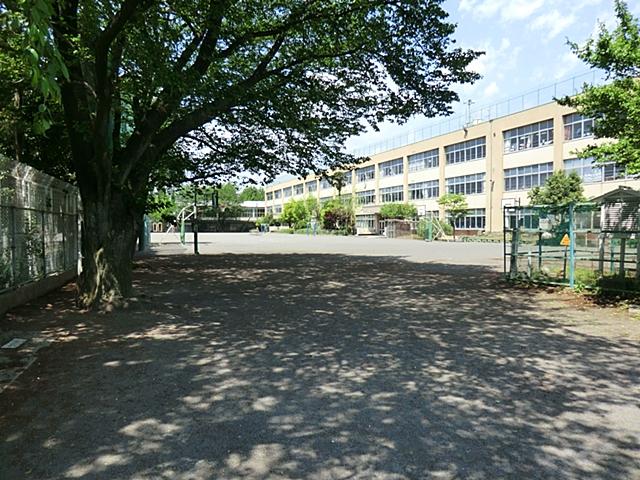 Primary school. Higashiyamato Municipal eighth to elementary school 717m