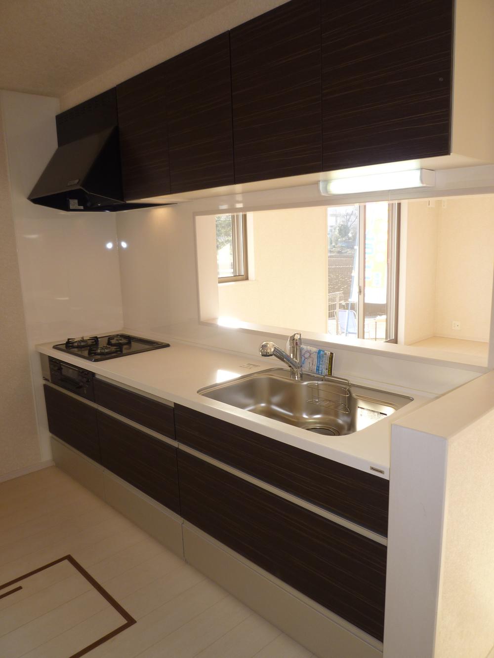 Same specifications photo (kitchen). Seller enforcement example