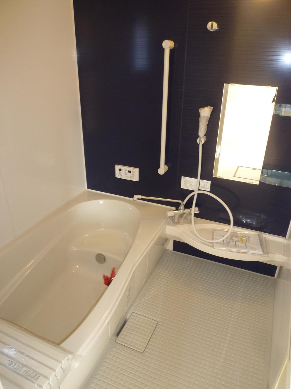 Same specifications photo (bathroom). Seller enforcement example