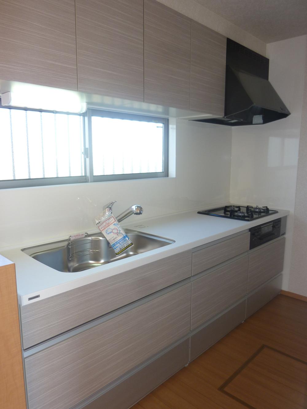 Same specifications photo (kitchen). Seller enforcement example