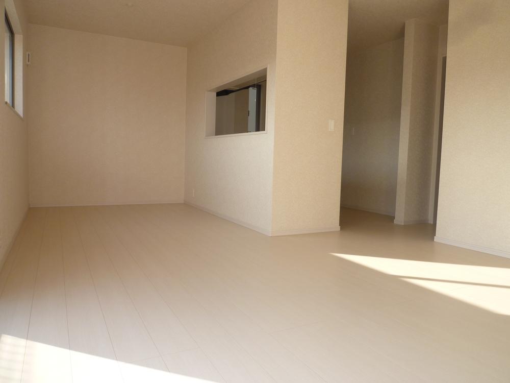 Same specifications photos (living). Seller enforcement example