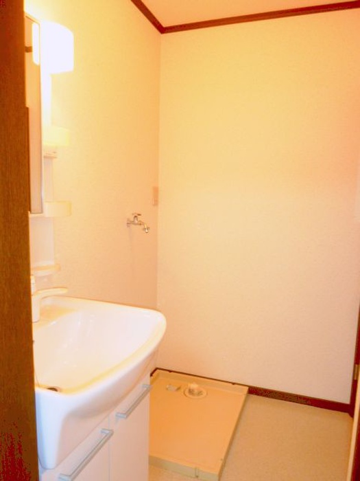 Washroom. There are dressing room