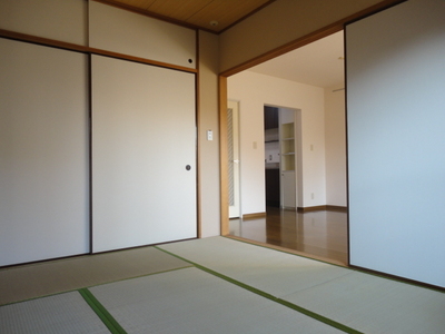 Living and room. Japanese-style room 6 quires!