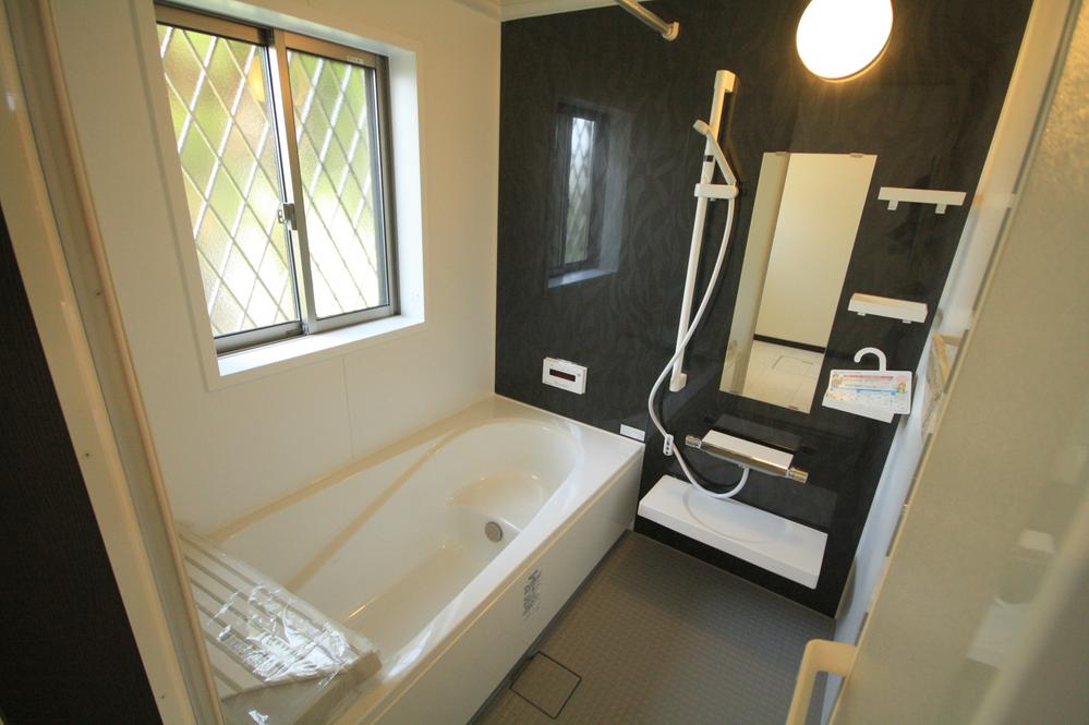 Same specifications photo (bathroom)