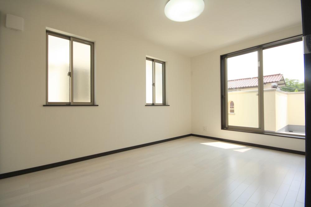 Same specifications photos (Other introspection)