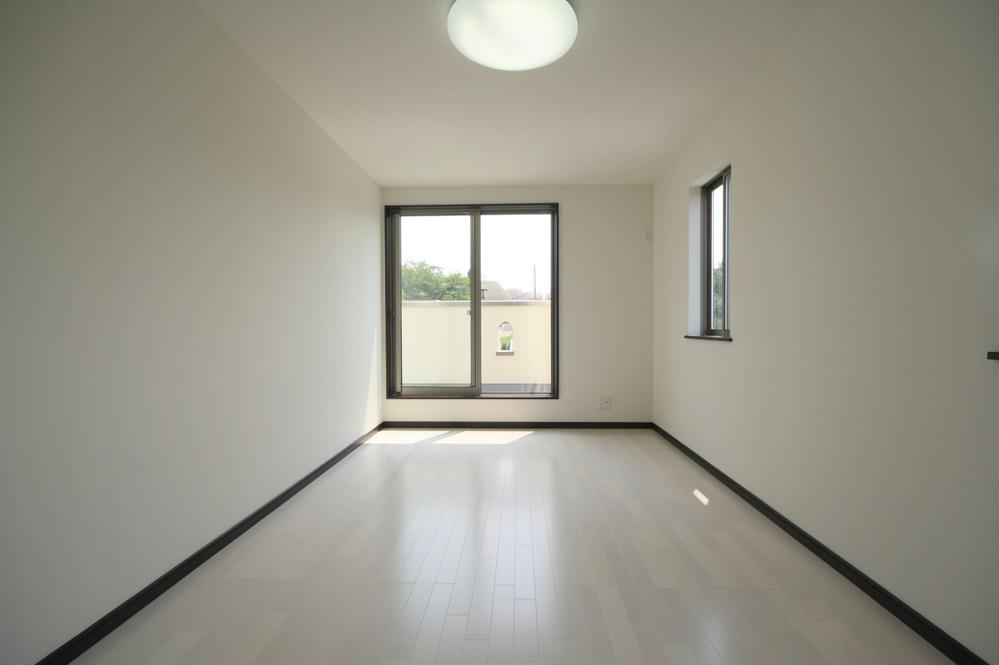 Same specifications photos (Other introspection)