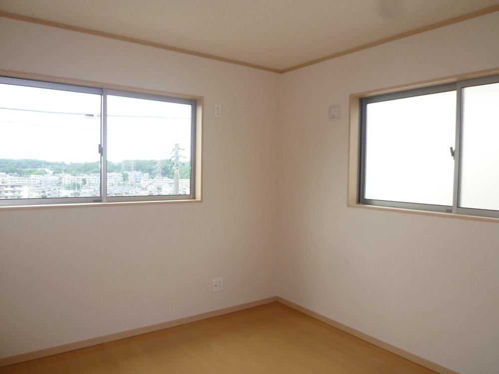 Same specifications photos (Other introspection). Same specifications