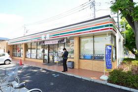 Convenience store. Seven-Eleven down 300m until Izumi mound shop