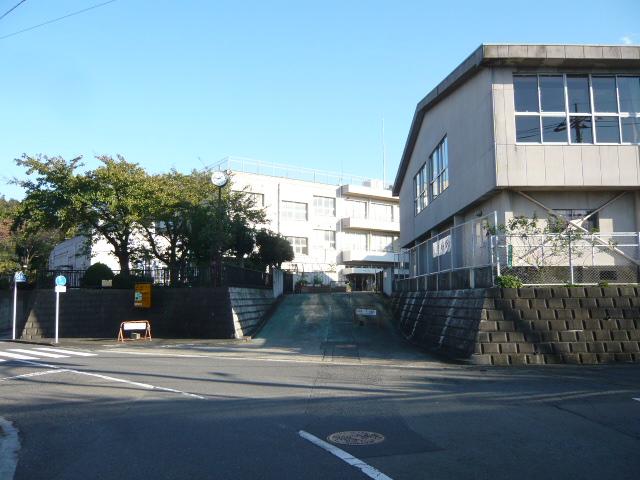 Primary school. 600m to Hirayama Elementary School