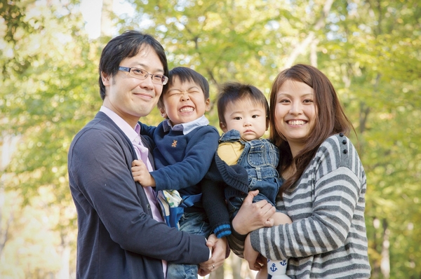 S Mr. and Mrs. (30s) and children (3 years of age ・ 9 months) S Mr. and Mrs., which still lives in Hino City. "this time, In Find dwelling, Yokohama was also considered. Price I better of Yokohama actually was cheap, Also because the warmth of the people of this city was really like, I bought a house in Tamadaira "(Papa) ※ At Kurokawa clear stream park (about 730m) 2013 November shooting