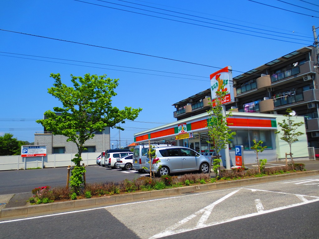 Convenience store. Thanks Hino Yotsuya Bridge store up (convenience store) 593m