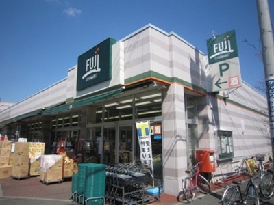 Supermarket. FUJI 608m to Super (Super)