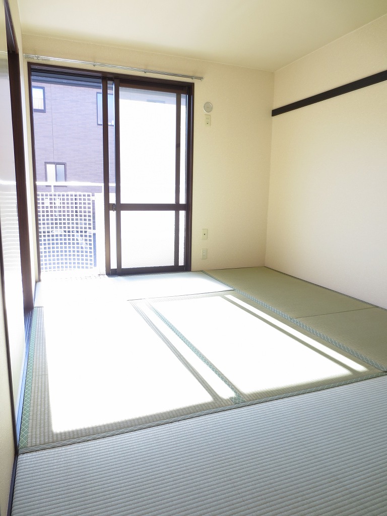 Living and room. It is calm of tatami rooms