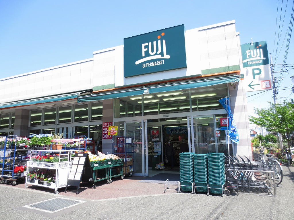 Supermarket. Fuji moxa Garden store up to (super) 248m